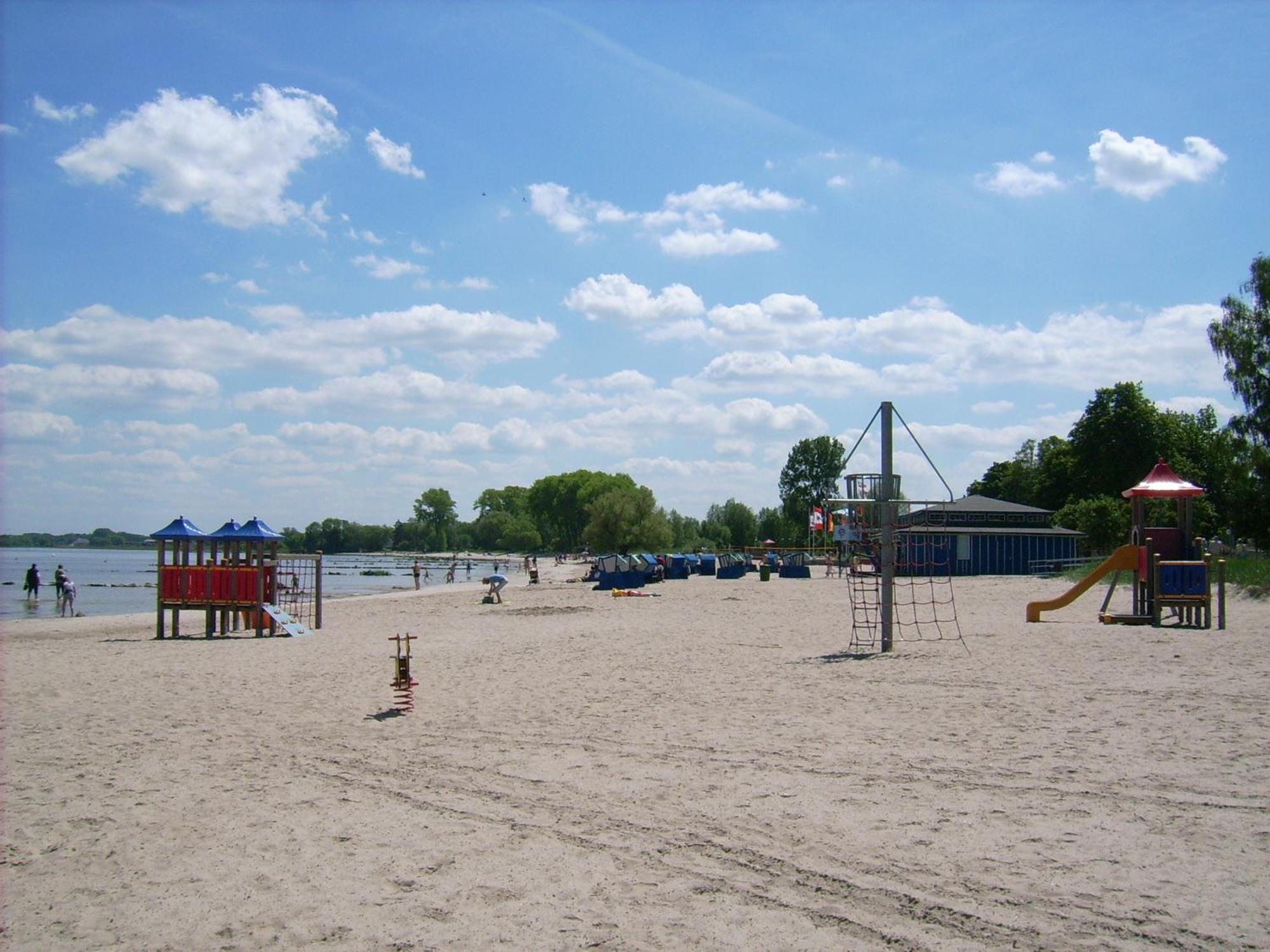 Ferien-Bungalow Im Seebad Ueckermuendeot Bellin Esterno foto