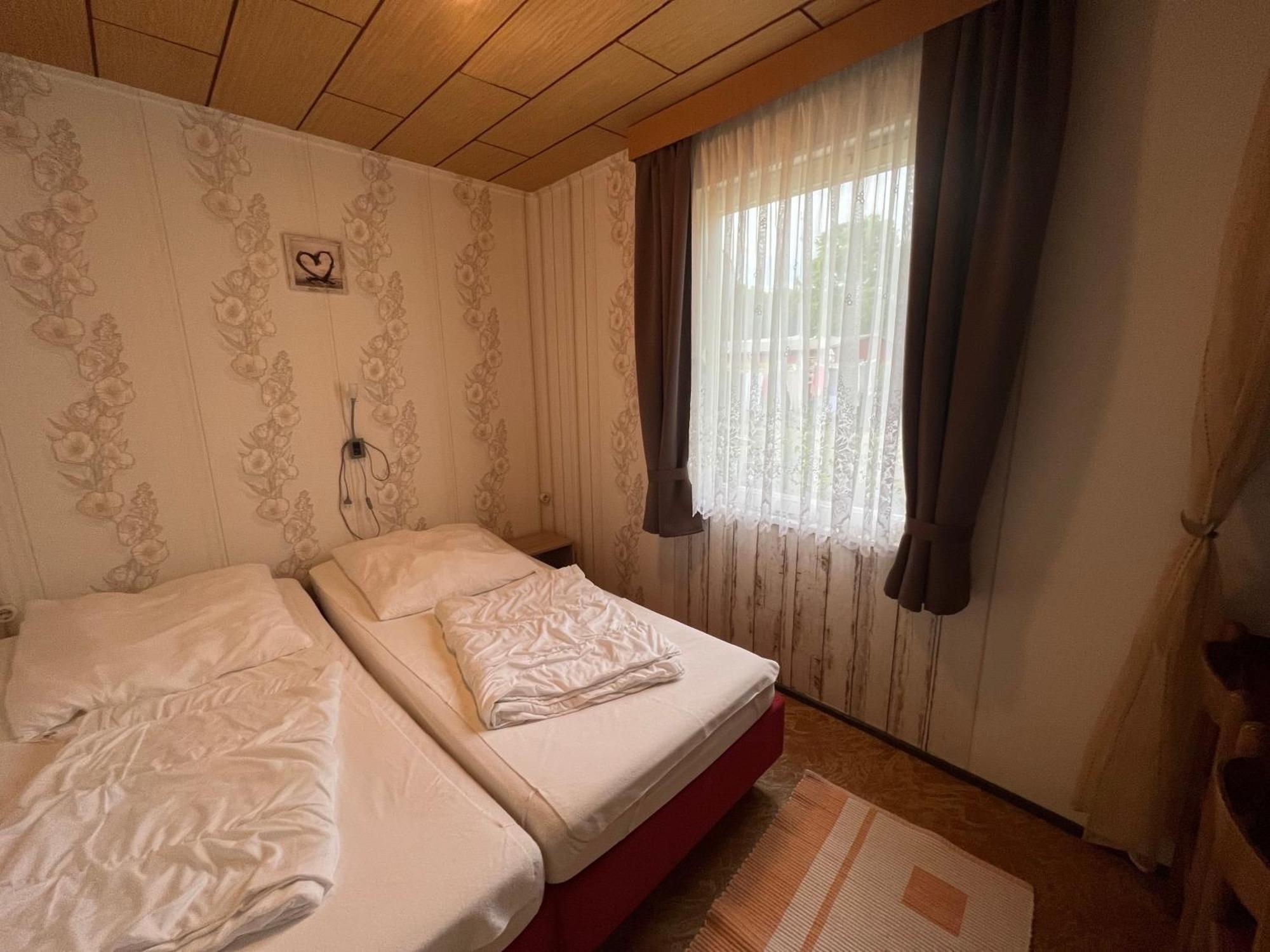 Ferien-Bungalow Im Seebad Ueckermuendeot Bellin Esterno foto